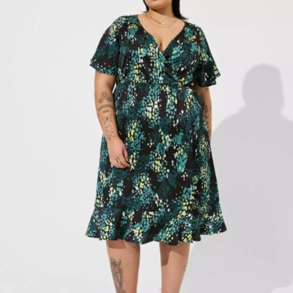 Torrid Midi Bubble Charm Flutter Sleeve Wrap Dress Women's Plus Size 1X - Picture 1 of 10